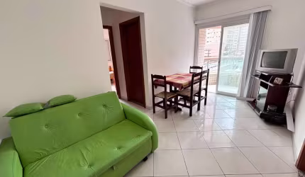 Apartamento à venda na Aviação, Praia Grande-SP: 1 quarto, 1 sala, 1 banheiro, 1 vaga de garagem, 45m² de área. Confira já!
