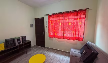 Imóvel à venda: Casa em condomínio de 1 dormitório na Guilhermina, Praia Grande-SP - 48,00m², 1 vaga de garagem!