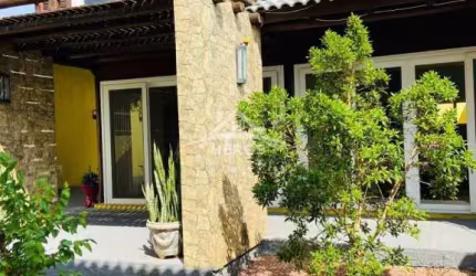 Casa com 5 quartos à venda na Rua Dona Luíza Landell de Moura, 50, Espírito Santo, Porto Alegre por R$ 990.000