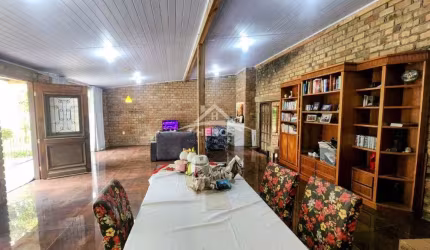 Casa com 1 quarto à venda na Avenida Professor Oscar Pereira, 7385, Cascata, Porto Alegre por R$ 300.000