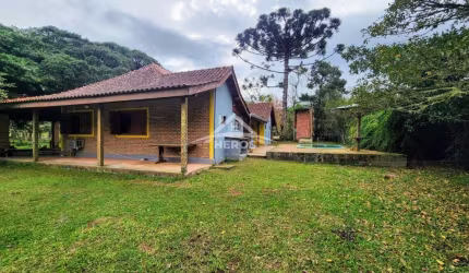 Chácara / sítio com 3 quartos à venda na Rua Flávio Garrafielo, 109, São Caetano, Porto Alegre por R$ 550.000
