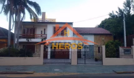 Casa com 3 quartos à venda na Rua Otávio Dutra, 76, Menino Deus, Porto Alegre por R$ 1.499.000