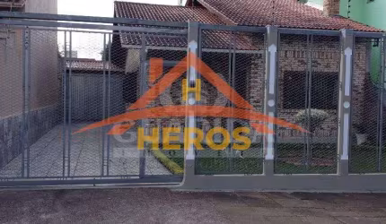 Casa com 3 quartos à venda na Rua Dona Zulmira, 180, Cavalhada, Porto Alegre por R$ 950.000