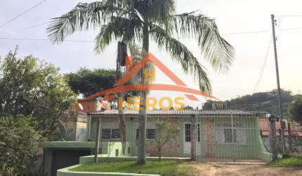 Casa com 3 quartos à venda na Estrada das Furnas, 110, Vila Nova, Porto Alegre por R$ 369.000