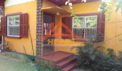 Casa com 2 quartos à venda na Rua dos Guaranis, 164, Espírito Santo, Porto Alegre por R$ 851.000