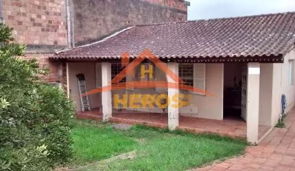 Casa com 2 quartos à venda na Avenida Edgar Pires de Castro, 925, Hípica, Porto Alegre por R$ 640.000