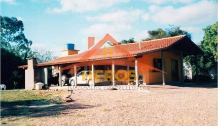 Chácara / sítio com 3 quartos à venda na Rua Dona Mariana, 1048, Restinga, Porto Alegre por R$ 599.900