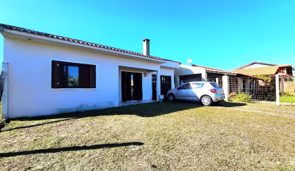 CASA DE 2 DORMITÓRIOS, BEM LOCALIZADA!