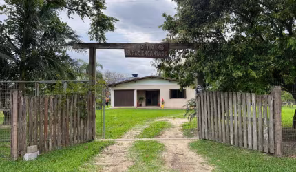 Sítio de 1,5 Hectares com Casa Completa e  Infraestrutura de Lazer!