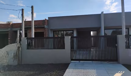 Casa Geminada à Venda em Capão Novo