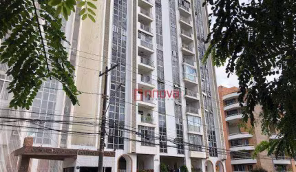 Apartamento Três Quartos para Venda no Itaigara