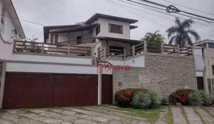 Casa Quatro Quartos para Venda no Itaigara