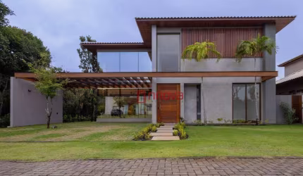 Casa Cinco Quartos para Venda em Praia do Forte