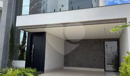 Condomínio com 3 quartos à venda em Morada Dos Nobres - MT