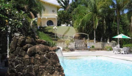 Chácara / sítio com 9 quartos à venda na Alameda Carlos de Carvalho Vieira Braga, KM 114, Chácaras Alpina, Valinhos, 500 m2 por R$ 1.500.000