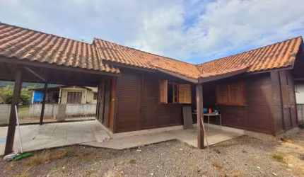 Vendo casa de madeira, 100m², 2 quartos, rua Geral, Sul do Rio, Santo Amaro da Imperatriz - SC