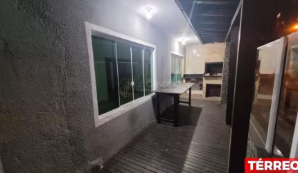 Sobrado com 06 dormitórios!!!