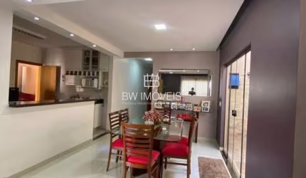 Casa ALTO Padrão 3 Quartos sendo 1 suíte com armários planejados  Goiânia -Go