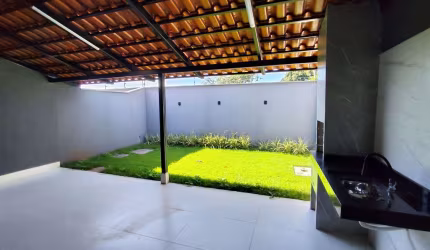 Casa, 3Q sendo 1 suíte, Área gourmet, Quintal amplo, Alto padrão de acabamento