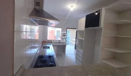 Casa, 3 q com suite, Piscina, Área Gourmet, Despensa