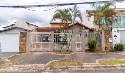 Casa com 2 Suítes Plenas, Piscina e Espaço Gourmet no Melhor do Bueno!