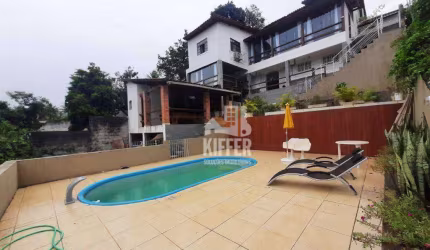Casa com 3 quartos à venda, 313 m² por R$ 980.000 - Itaipu - Niterói/RJ