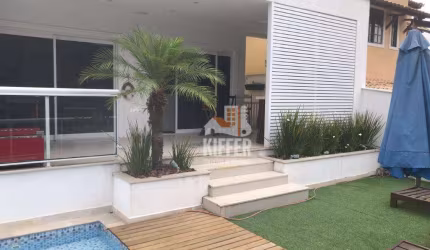 Casa Alto Padrão em Condomínio Fechado com Piscina, 3 Quartos (2 Suítes) e Vista para Bosque – Segurança e Natureza em Harmonia