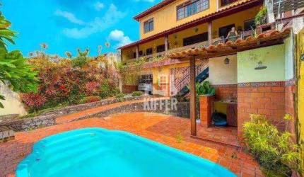 Casa 4 quartos em Itaipu.