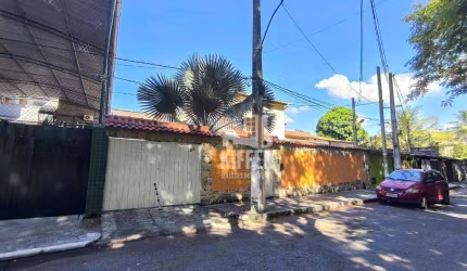Casa com 3 quartos para alugar, 300 m² por R$ 3.620/mês - Maria Paula - São Gonçalo/RJ