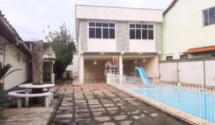 Casa com 3 quartos para alugar, 292 m² por R$ 3.541/mês - Zé Garoto - São Gonçalo/RJ