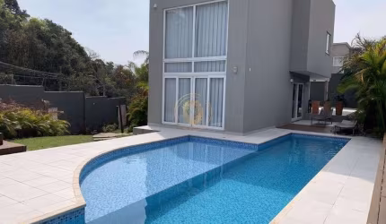 Casa com 4 dormitórios em Santa Felicidade