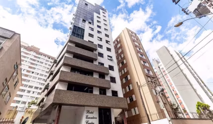 Sala de 28m² no Água Verde