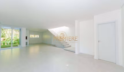 Casa com 3 dormitórios no Campo Comprido