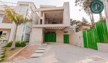 Casa com 3 quartos em condomínio clube no Santa Cândida