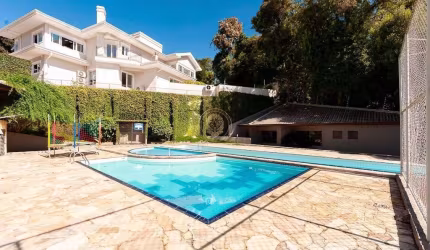 Casa com 4 quartos em condominio fechado no Campo Comprido