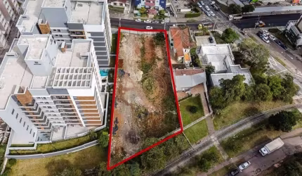 Terreno em localização privilegiada no Cabral