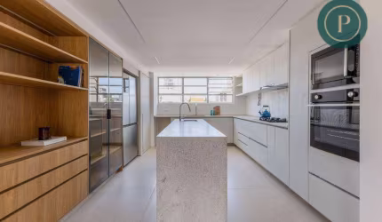 Apartamento com 4 dormitórios no Batel