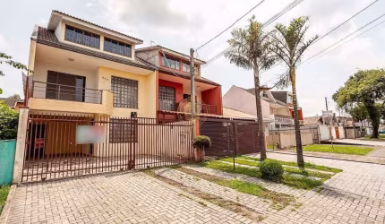 Sobrado com 4 dormitórios - Capão da Imbuia - Experimente o Atendimento Boutique;