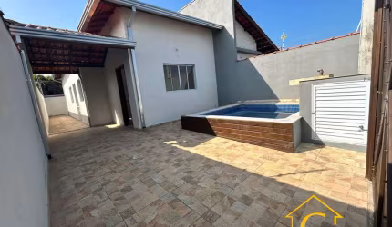 Casa à venda no bairro Jardim Regina - Itanhaém/SP