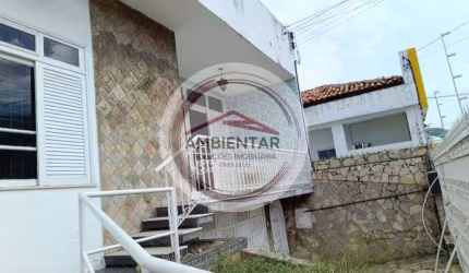 Casa ampla no Centro para fins Comercial ou Residencial