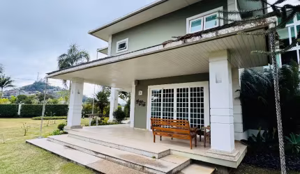 Casa padrão Alto a 2 minutos da Matriz de Santa Teresa