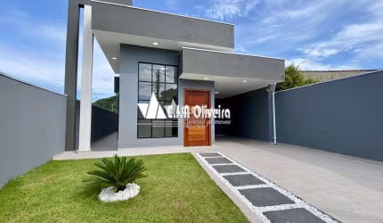 Imóvel novo de lote inteiro, com piscina na cidade de Mongaguá 