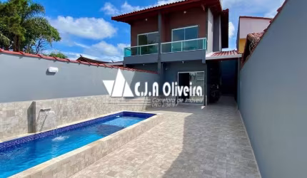 Sobrado com Piscina, apenas 500 metros do mar na cidade de Mongaguá 