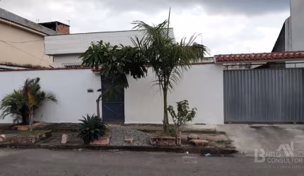Casa com 2 Qts, Quintal, 3 Vagas ou mais, em Trindade, São Gonçalo/RJ