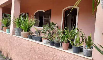 Vendo Excelente Casa 3 Qts, Varanda, Quintal, 1 vaga Por 270.000 Barro Vermelho - São Gonçalo/RJ.