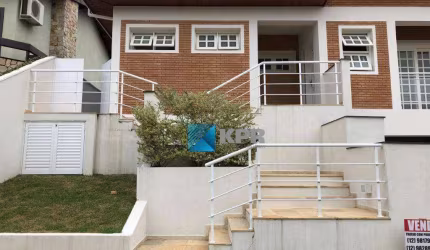 Casa à venda em excelente Condomínio.