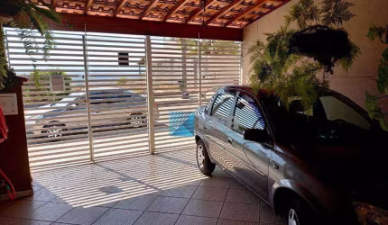 Casa à Venda, 3 dormitórios com suíte, no Jd. Indústrias!