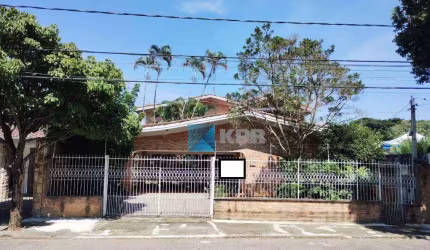 Casa à venda, 450 m² de área de terreno e 393 m² de área construída, no Jardim Esplanada, excelente localização!