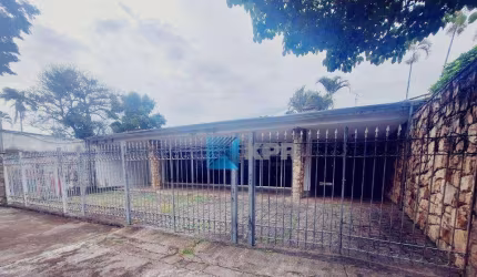 Casa à venda, Térrea,  ótima localização, no Jardim Esplanada, desocupada, com habite-se comercial! Agende uma visita!