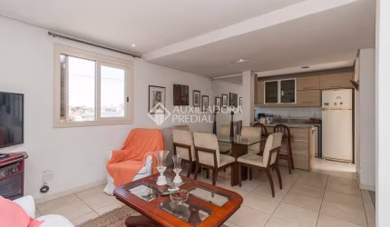 Casa em condomínio fechado com 3 quartos para alugar na Rua Israel, 10, Vila Jardim, Porto Alegre, 151 m2 por R$ 4.000